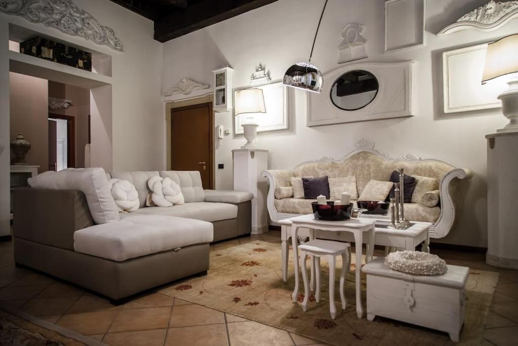 Piazza Erbe Luxury Apartment Βερόνα Εξωτερικό φωτογραφία