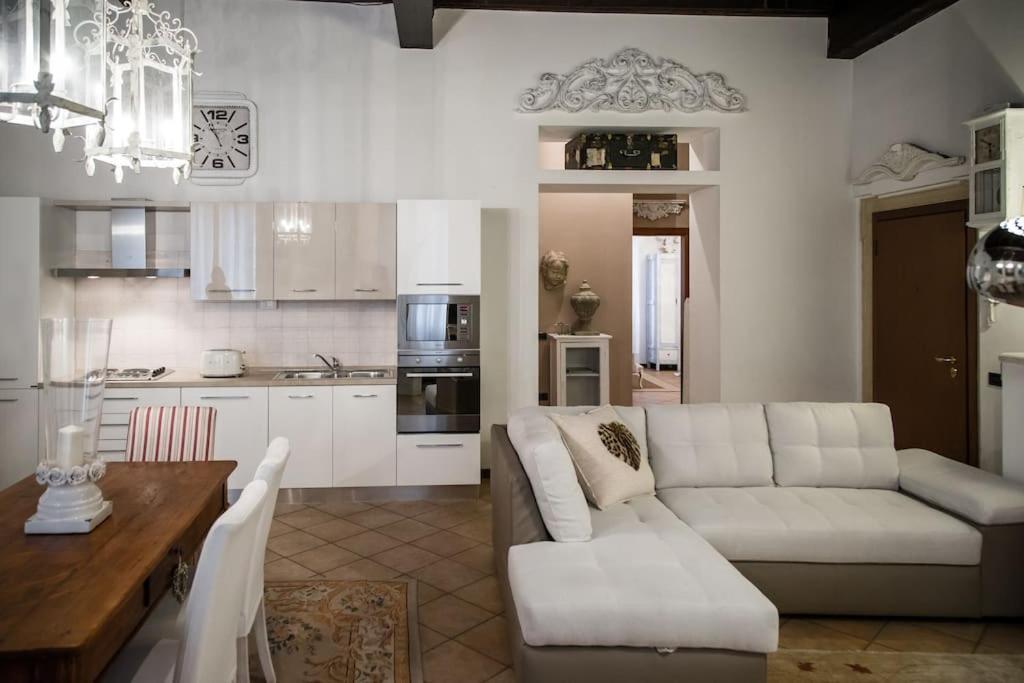 Piazza Erbe Luxury Apartment Βερόνα Εξωτερικό φωτογραφία