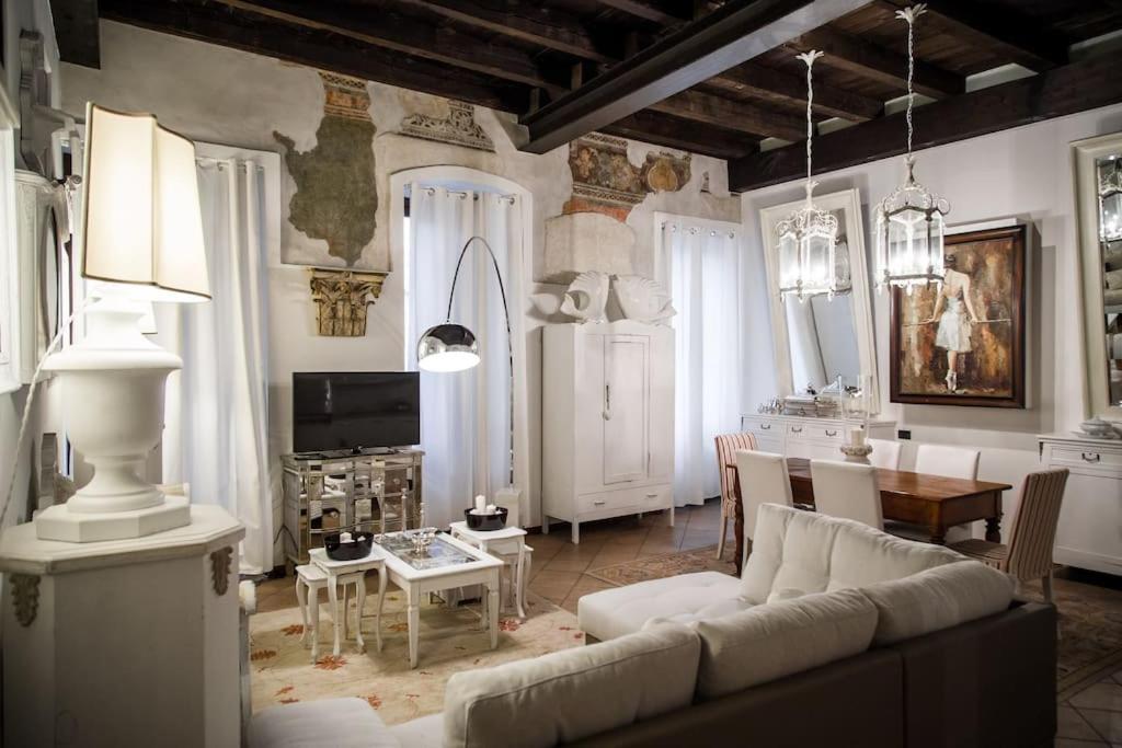 Piazza Erbe Luxury Apartment Βερόνα Εξωτερικό φωτογραφία